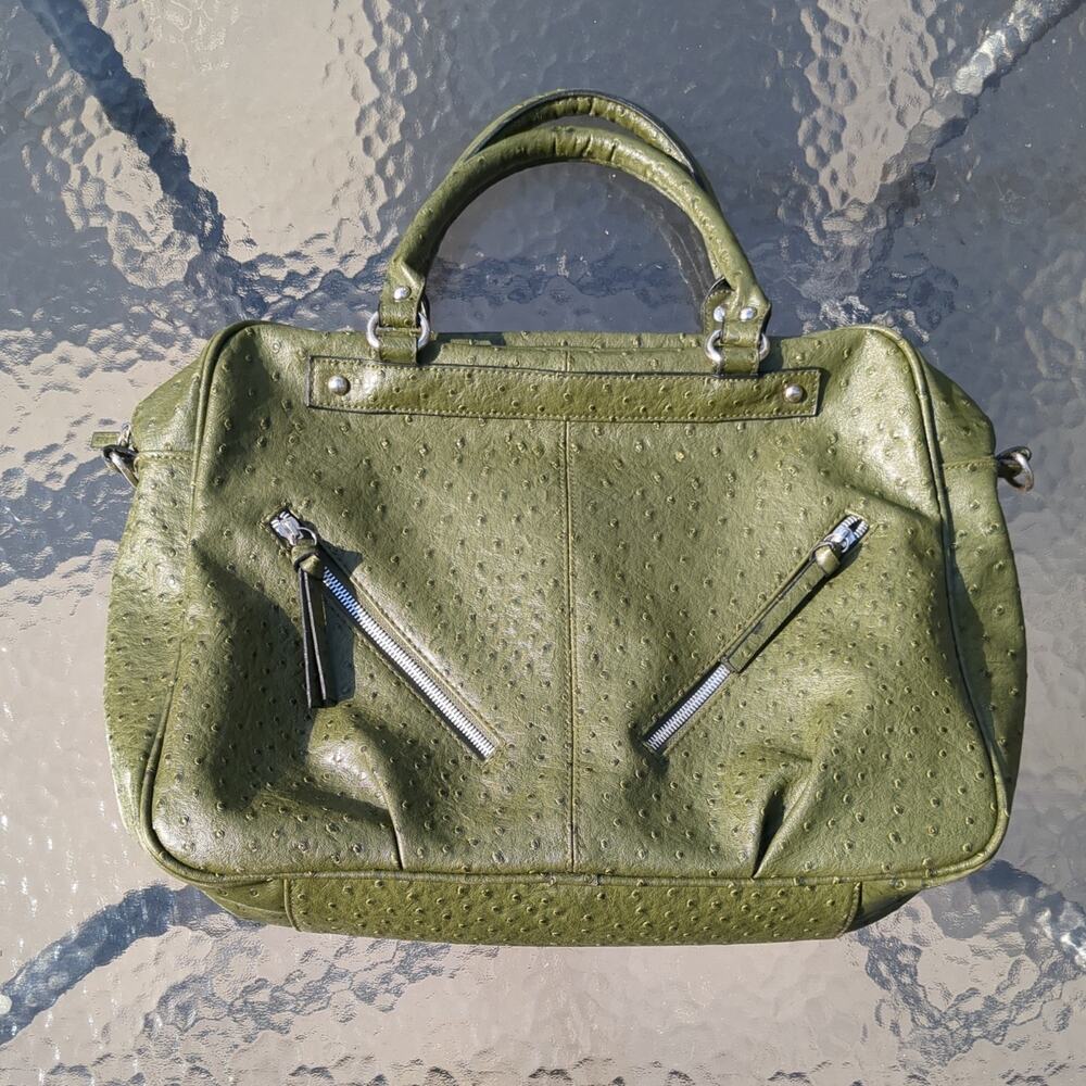 Bueno Olive Green Faux Leather purse Ostrich Likenew Dividers Pockets Large